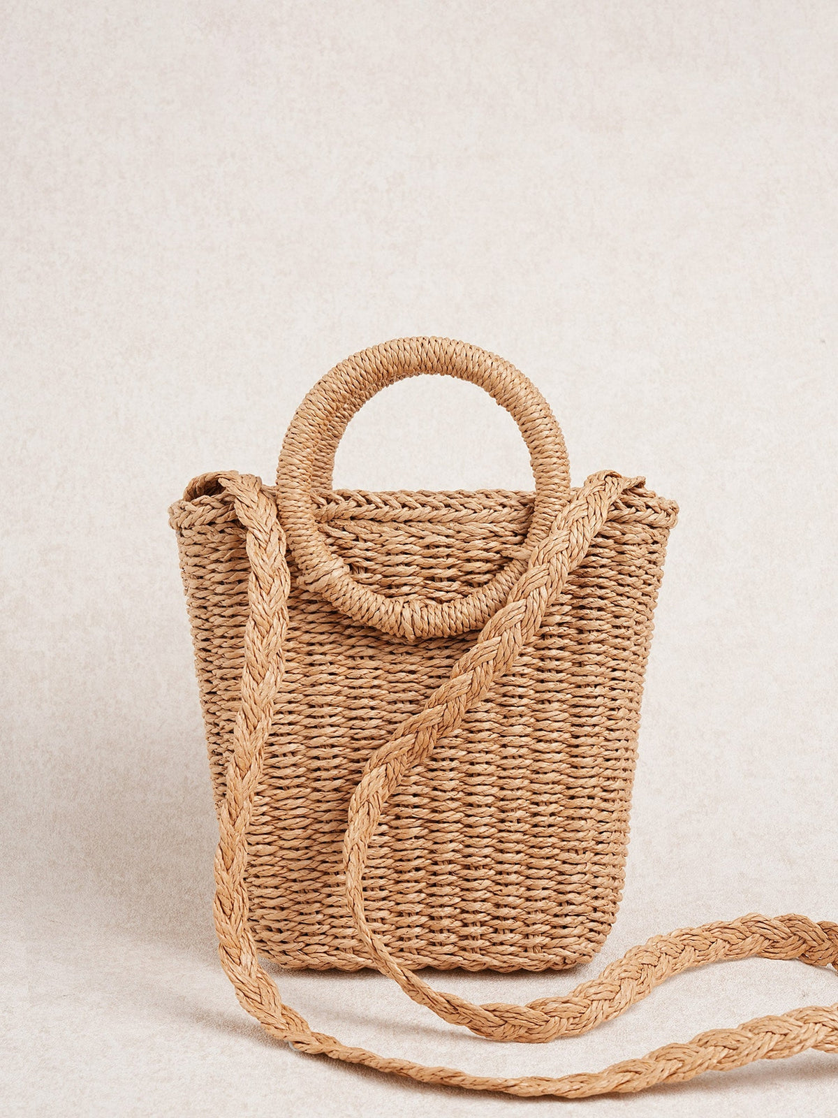 Brown Round‑Handle Straw Bag