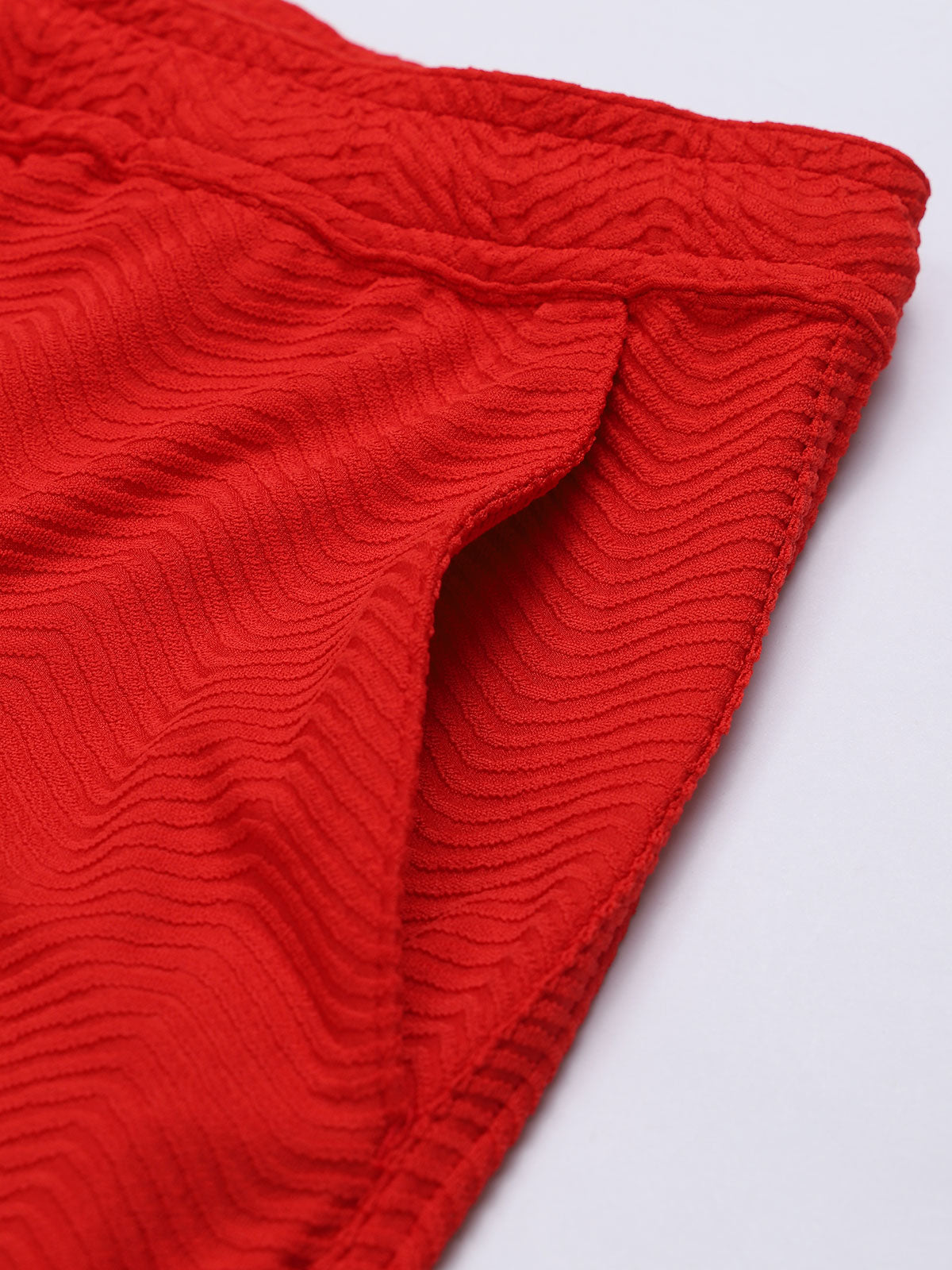 Men's Red Wave 5" Swim Trunks