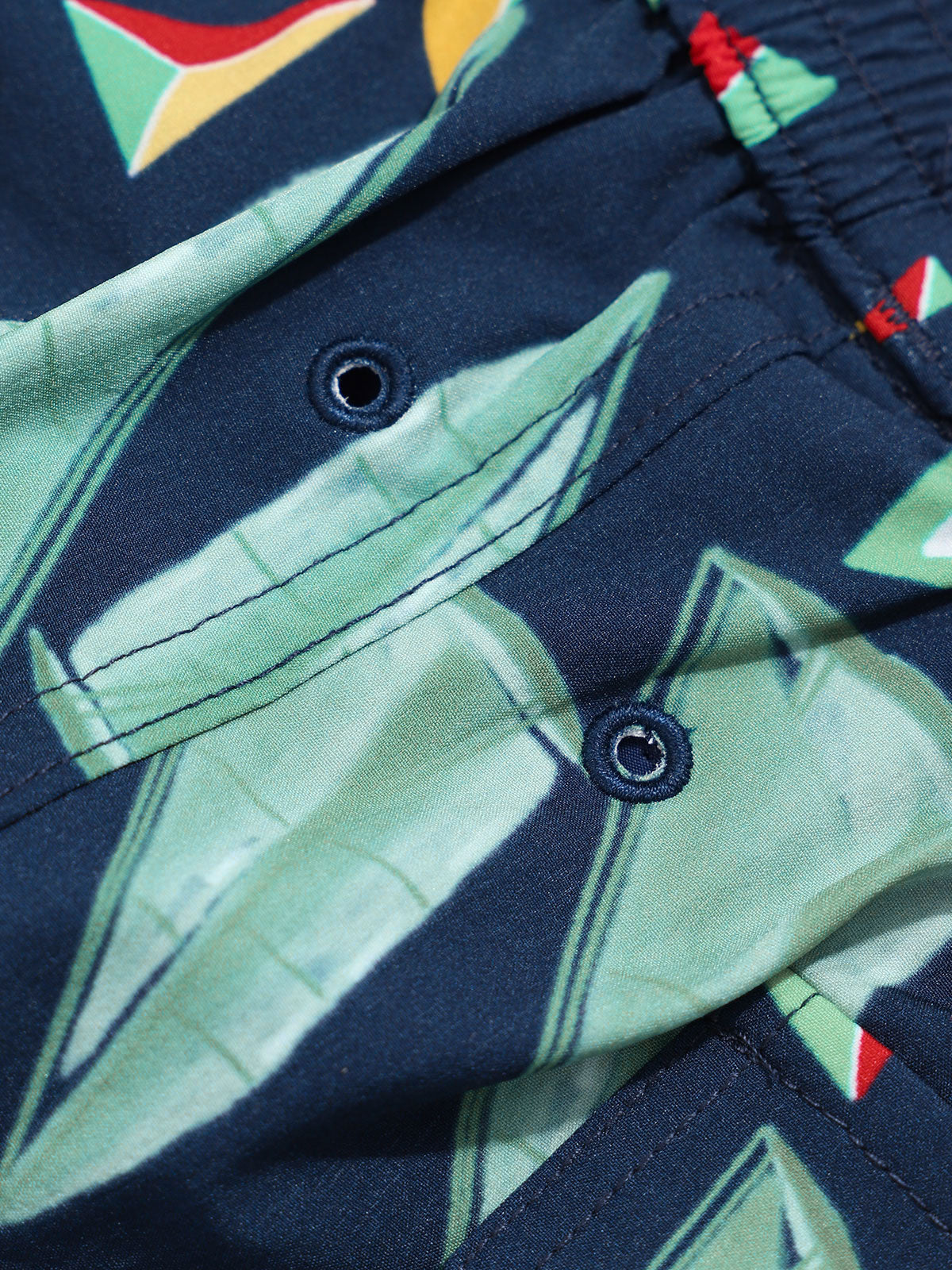 Navy Sailing Triangle Beach Men's 7" Swimming Trunks