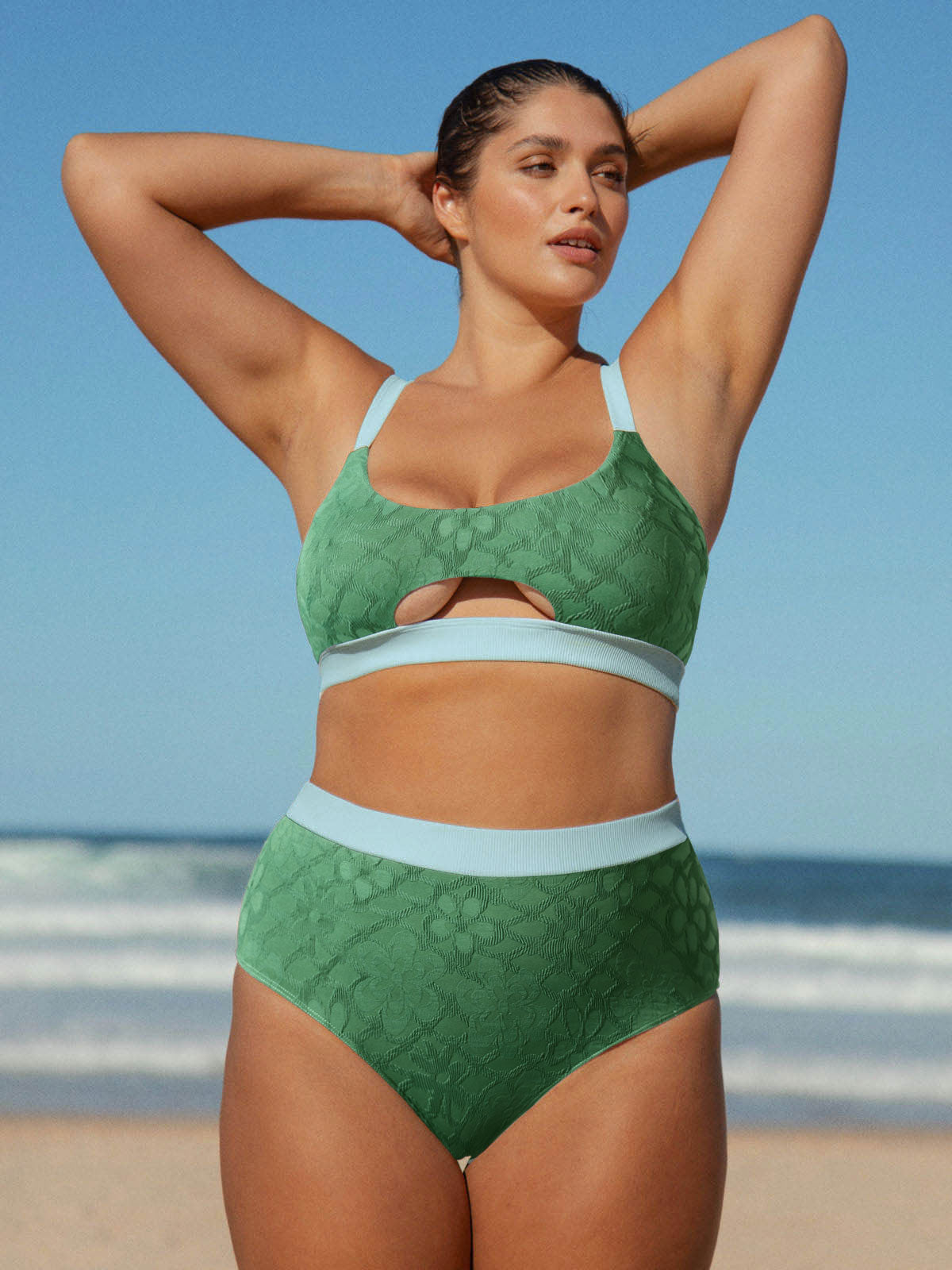 Dark Green Contrast Trim Plus Size Bikini Top