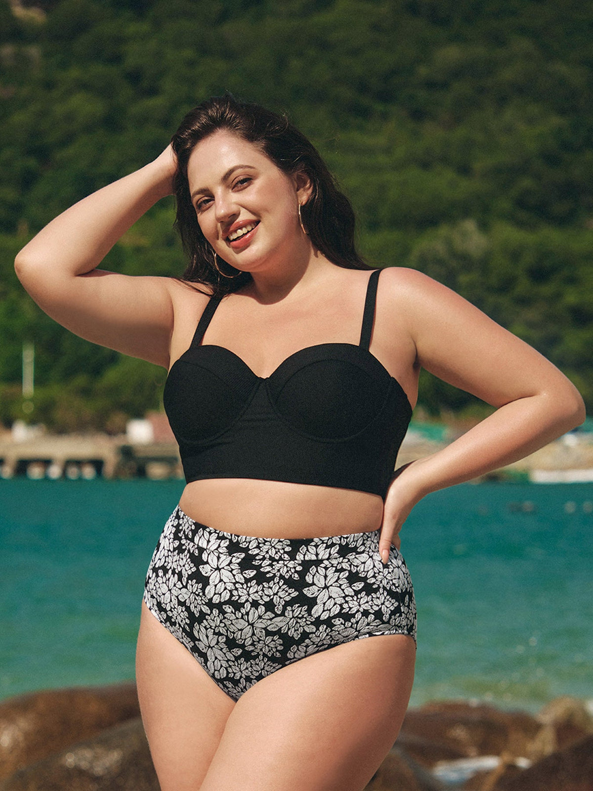 Black Underwire Strappy Plus Size Bikini Top