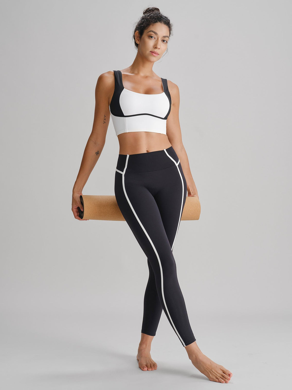 White Contrast Square Neck Sports Bra - Light Support