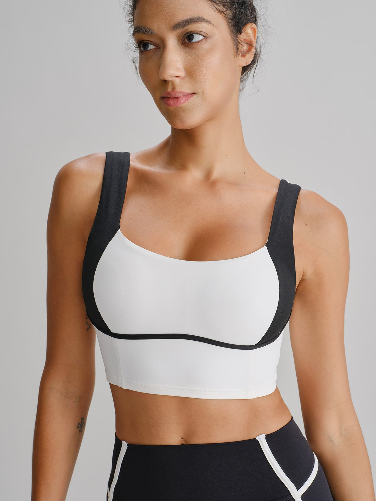 White Contrast Square Neck Sports Bra - Light Support