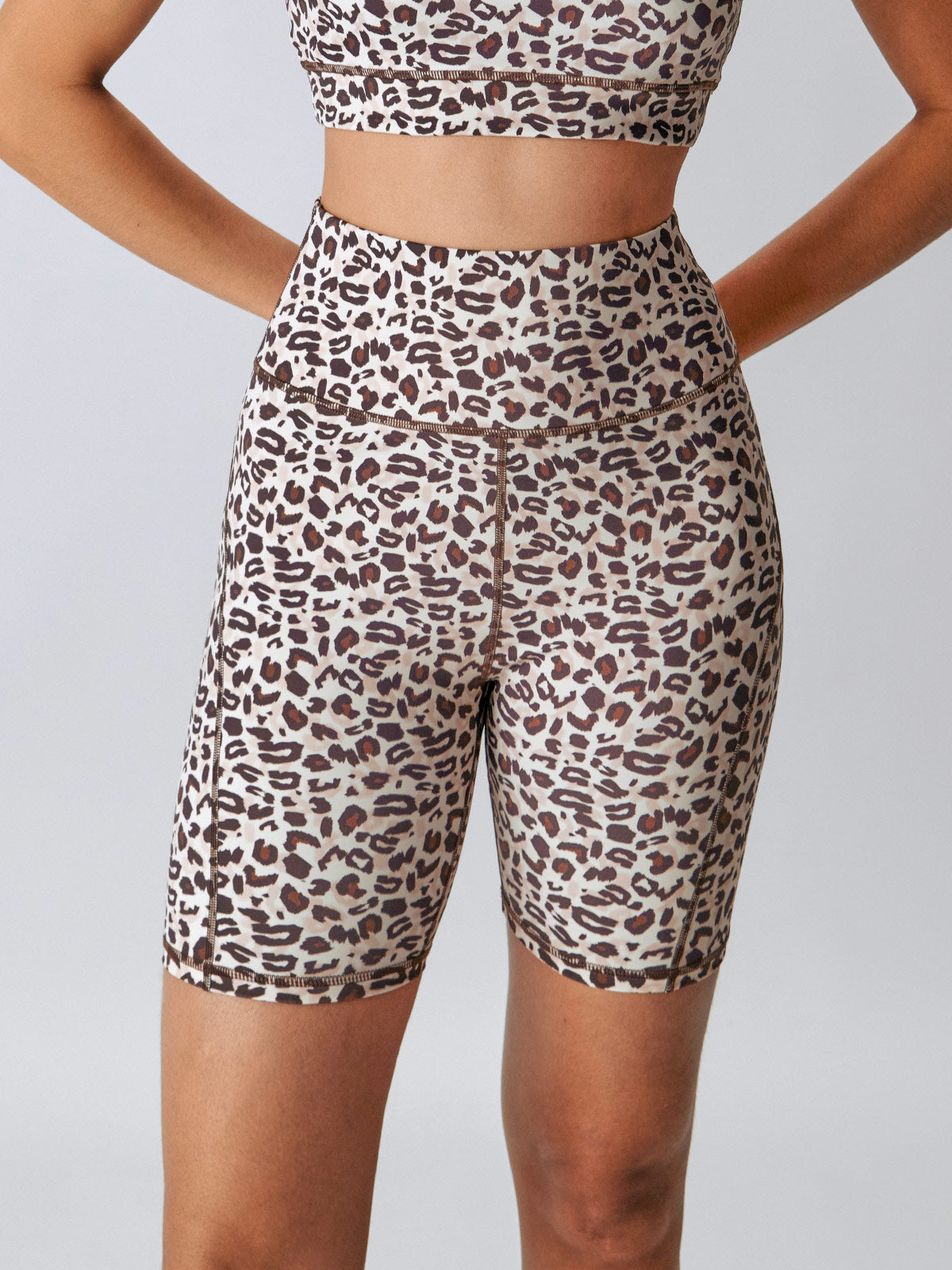 Leopard Finesse 6" Shorts