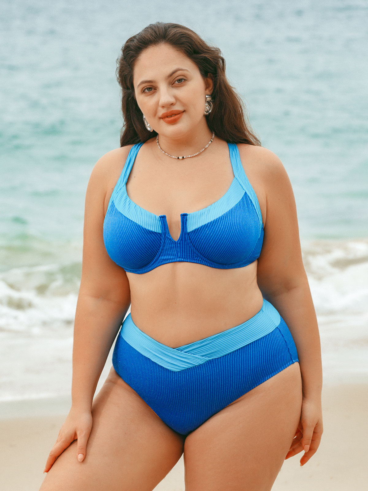 Blue Contrast V-Notch Plus Size Bikini Top