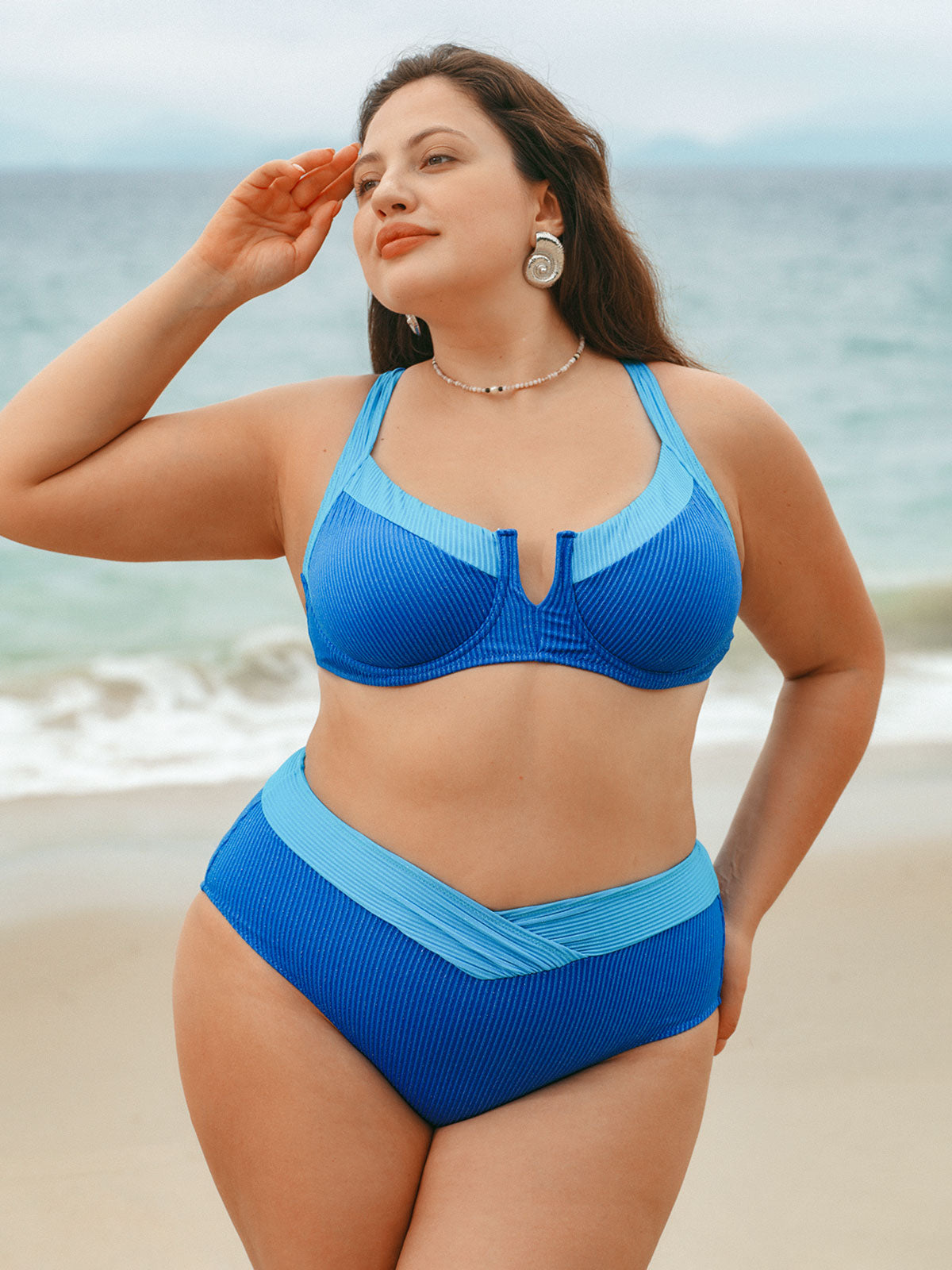 Blue Contrast V-Notch Plus Size Bikini Top