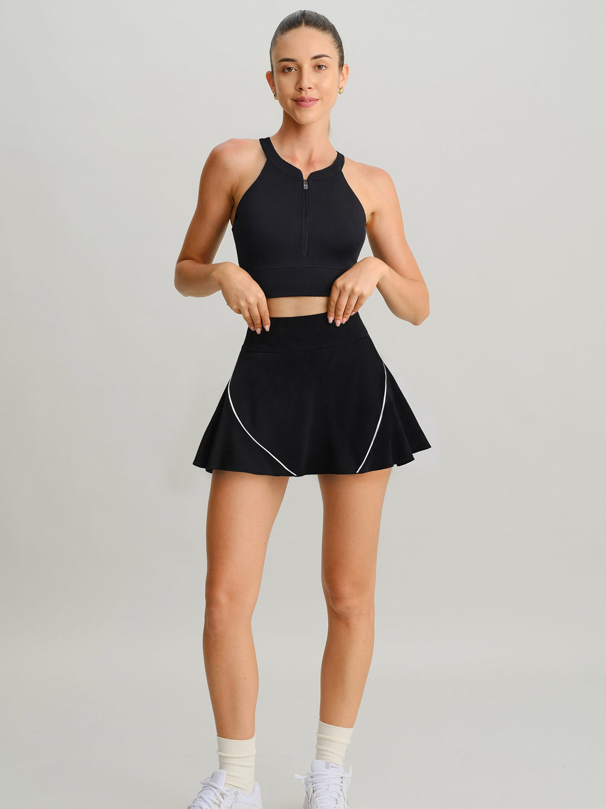 Black Round Neck Sports Bra - Light Support