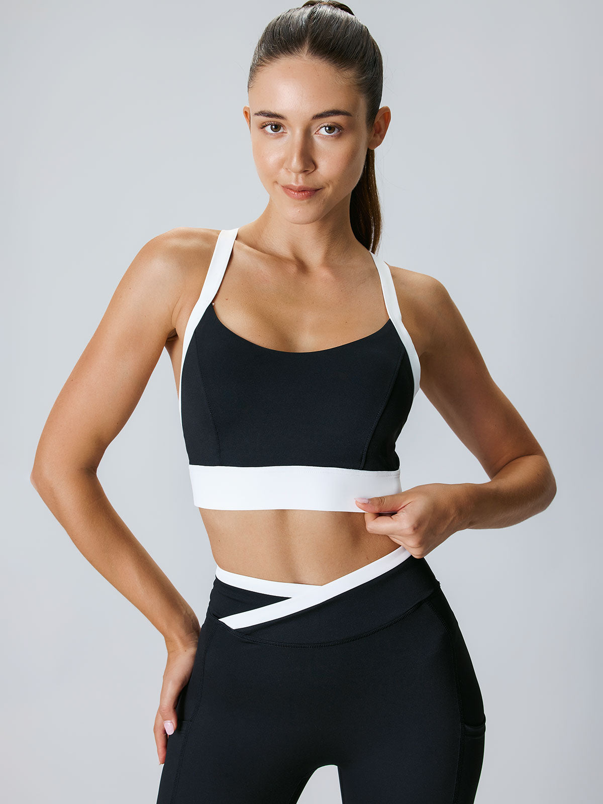 Black Contrast U Neck Sports Bra - Light Support