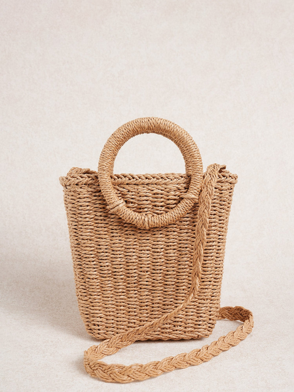 Brown Round‑Handle Straw Bag